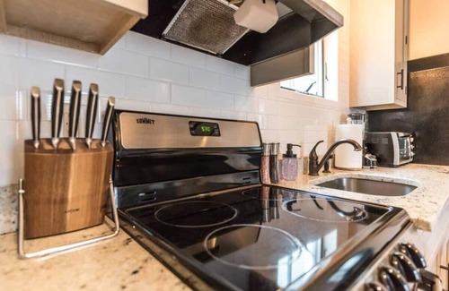 Downtown Charleston House | KING STREET- Historic Renovation w/Parking+Bikes!