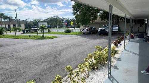 Clearwater Apartment | King Studio 10 Min To Beach J09