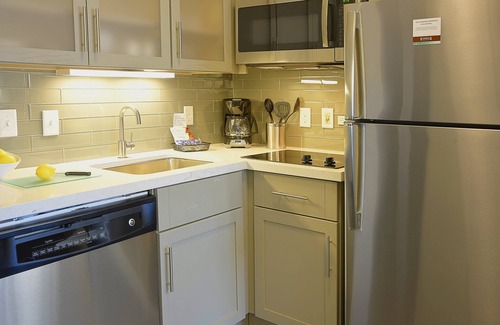 Little Rock Medical District Apartment | King Studio. Free Breakfast Buffet. Near Little Rock Medical Center.