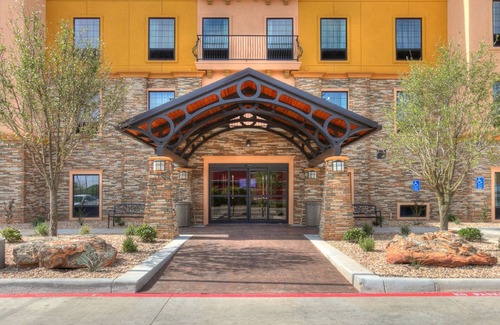 Lubbock Apartment | King Studio Near Texas Tech. Free Breakfast Buffet Every Morning!
