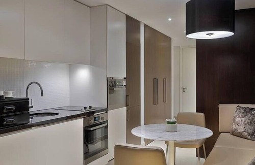 Abu Dhabi Apartment | King Studio With Sea View Near By Bainuna Park