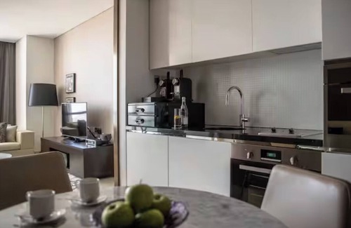 Abu Dhabi Apartment | King Studio With Sea View Near By Bainuna Park