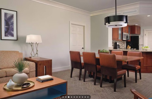 Desert Ridge Condo | King Suite at JW Marriott Resort. Short walk to The Lodging Conference 2025