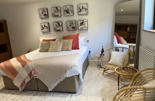 Penarth Hotel | King Suite - Penarth Getaway