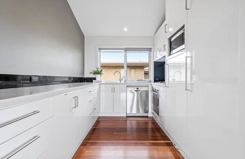 Port Fairy House | King Tide Townhouse - a luxury stay for families with ocean views