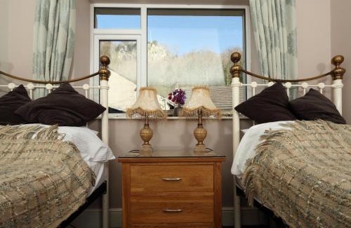 Giggleswick Bed & Breakfast | King William Guest House