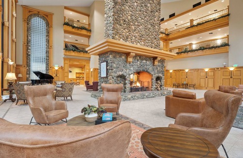 North Bonneville Resort | King with Mountain View
