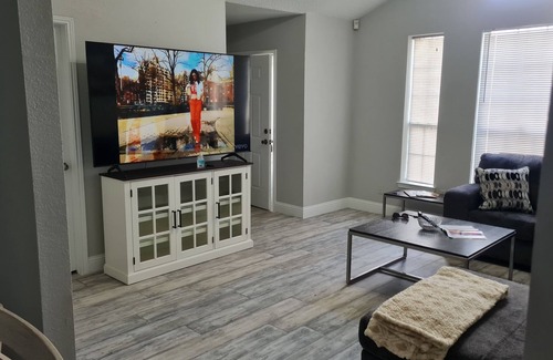 Fort Worth House | Kingbed 5 mins stockyards