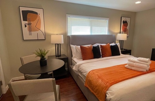Lynnwood House | Kingbeds*Spacious*Parking*W/D included