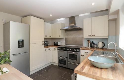 Wyke Regis House | Kingeswic Cottage