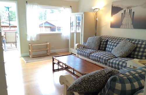 Cultus Lake Cabin | Kingfisher Cabin in Cultus Lake