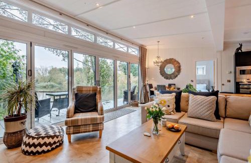 Welney House | Kingfisher Lodge