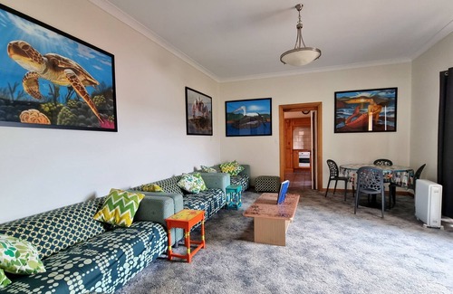 Melville House | 'Kingfisher Lodge' offering a Spacious 4 Bedroom Home with Spa bath