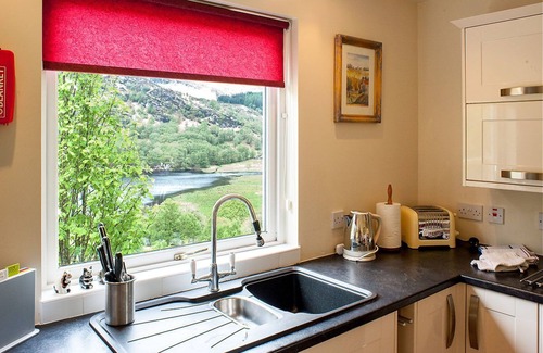 Crianlarich Ski Chalet | Kingfisher Lodge with sensational loch views