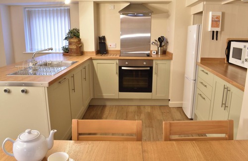 Whitland Cottage | KINGFISHER, pet friendly, character holiday cottage in Blaenwaun
