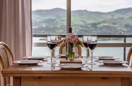 Akaroa House | Kingfisher's Perch - Takamatua Holiday Home