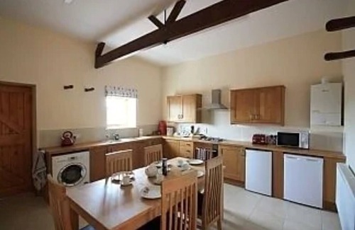 Twywell Cottage | Kingfisher Sleeps 5 (3 Bedrooms)