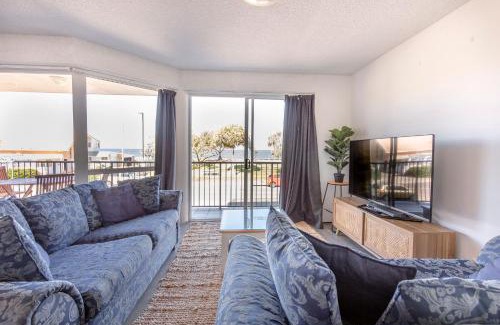 Kings Beach Apartment | Kings Beach Oceanfront Apartment With Pool