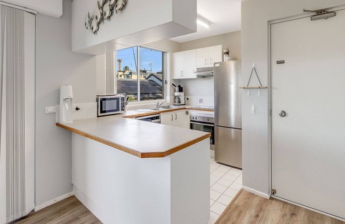 Kings Beach Apartment | KINGS COVE UNIT 7 - Enjoy a modern refurbished interior and ocean views