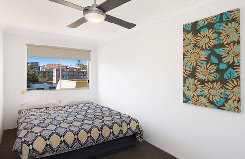 Kings Beach Apartment | Kings Crest Unit 9 Kings Beach QLD