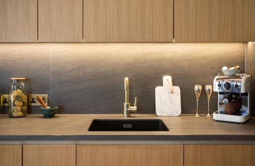 St. Pancras and Somers Town Apartment | Kings Cross - Luxury 3 Bed Apartment, Private Balcony