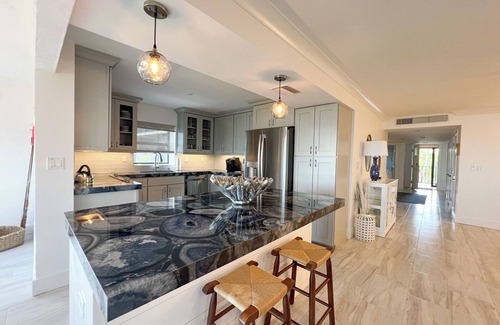 Sanibel Condo | Kings Crown 118: Remodeled 3 BR Gulf Front Condo!