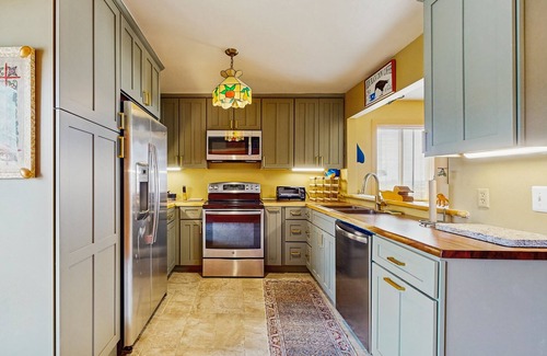 Fenwick Island House | Kings Grant townhouse w/bay views, outside shower and community pool