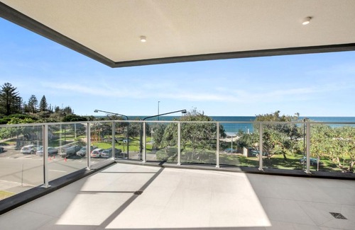 Kings Beach Apartment | Kings Surf Unit 6 5 Ormonde Tce Kings Beach