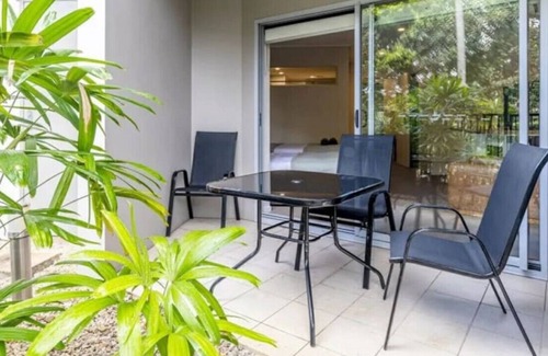 Kingscliff Apartment | Kingscliff Salt Beach Resort Cosy Hotel Room guest plunge pool garden setting