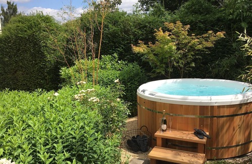 Kingscote House | Kingscote Park House - sleeps 19 guests in 9 bedrooms