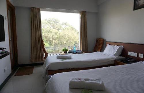 Mylapore Tiruvallikk Hotel | Kingscross Residency