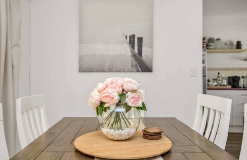 Victor Harbor House | Kingsford Cottage - WIFI, Pet Friendly.