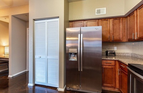 Channel District Apartment | Kingside ★ Channelside | 55 & 43” TV | Pool + Wifi