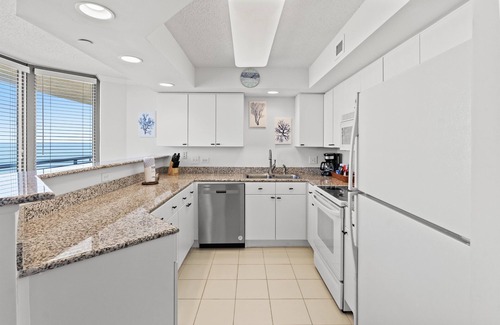 Arcadian Shores Condo | Kingston Brighton 1603 Renovated ocean view