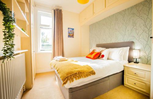 Canbury Apartment | Kingston Central Garden House with Free Parking