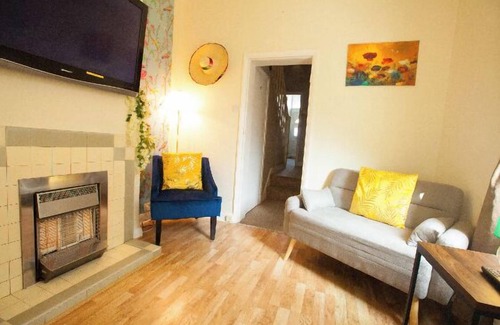 Canbury Apartment | Kingston Central Garden House with Free Parking