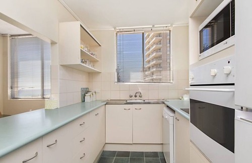 Coolangatta Apartment | Kingston Court Unit 11 Right on the beach in Rainbow Bay Coolangatta