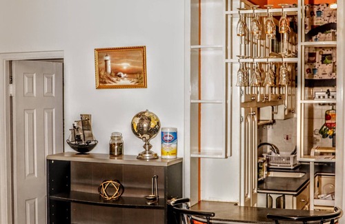 Beverly Hills Apartment | Kingston Embassy Suite