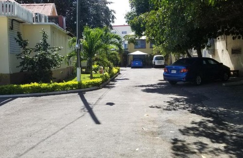 New Kingston Apartment | Kingston Hideaway