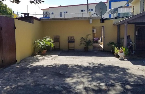 New Kingston Apartment | Kingston Hideaway