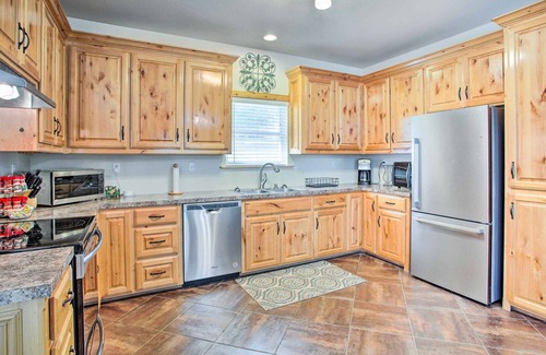 Kingston House | Kingston Home w/Patio < 4 Mi to Lake Texoma!