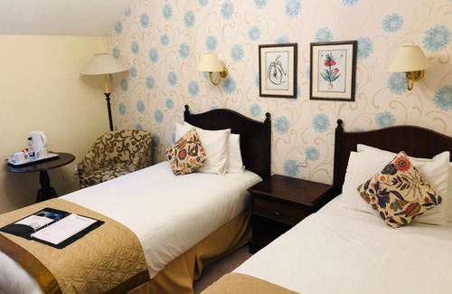 Coombe Hill Hotel | Kingston Lodge Hotel