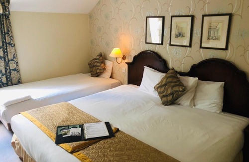 Coombe Hill Hotel | Kingston Lodge Hotel