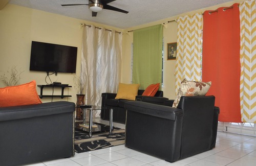 Barbican Apartment | Kingston most central and cozy guest house
