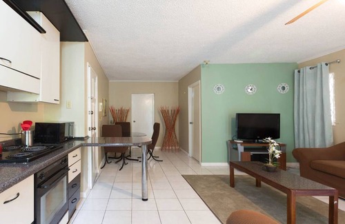 Barbican Apartment | Kingston Most Centrally Located One Bdrm