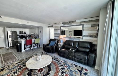 Arcadian Shores Condo | Kingston N Hampton 1819 Penthouse pools sun deck
