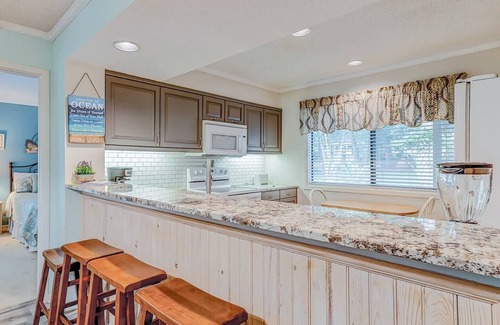Arcadian Shores Villa | Kingston Plantation - 2 Private Patios & Lake View - Myrtle Beach-Gated Beach Fr