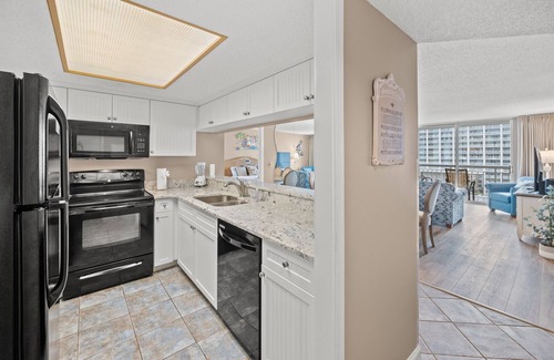 Arcadian Shores Condo | Kingston S Hampton 1107 w/Outdoor Pool & Beach