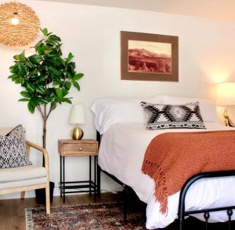 Estes Park Hotel | Kinnikinnik Motor Lodge