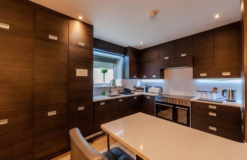 Kinsale House | Kinsale Town centre , sleeps16, 6 bedrooms, run by Exquisite Holiday Homes